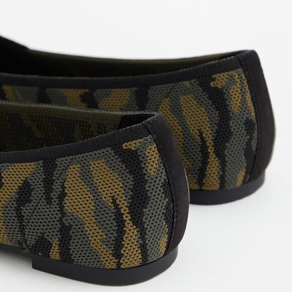 Torrid Knit Pointed Toe Flat (WW) Camo print 9W Wide Width - Picture 2 of 4